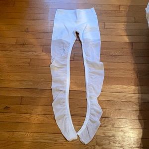 White alo leggings